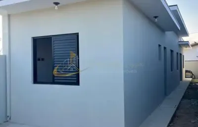 Linda casa recém construída  no bairro golfinho - caraguatatuba-sp