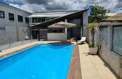 Casa à venda na enseada da pinheira – 400m² | 6 dormitórios | 50m da praia