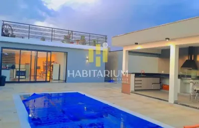 Linda chácara no portal aliança 1, com área gourmet, piscina aquecida e cozinha planejada.