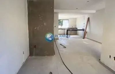 Casa com 3 quartos à venda na Santa Amélia, Belo Horizonte 