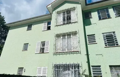 Lindo apartamento no centro ensolarado com vista para cidade