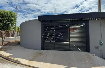 Casa de esquina reformada à venda – segurança, privacidade e ótimo custo-benefício