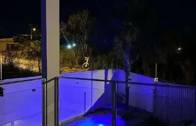 Casa a venda em frente a área verde, muito ampla e confortável