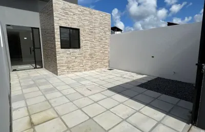 Linda casa no cuiá com  3 quartos, sendo 1 suíte (terreno 5x23)