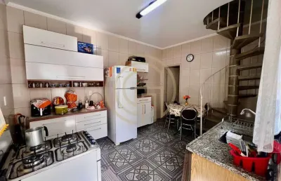 Casa com 2 dormitórios (1 suíte) com vaga de garagem no socorro