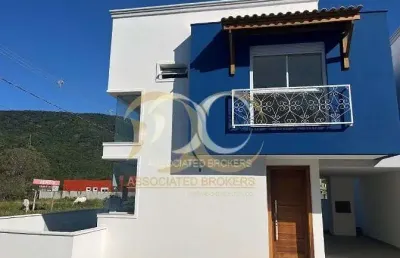 Casa òtima oportunidade no alto ribeirão. 133 m2 com 3 dormitórios, áreas amplas, iluminação natura