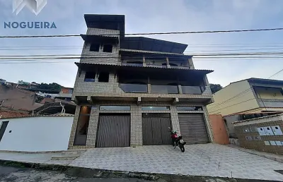 Casa ampla com suíte, varanda e área externa — pronta para receber você!
