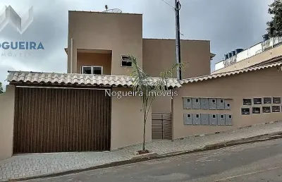 Casa com 3 quartos para alugar na Rua Assuene Antônio Ribeiro, Nova Benfica, Juiz de Fora