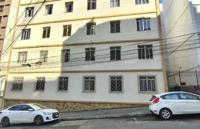 Apartamento com 3 quartos para alugar na Rua Oscar Vidal, Centro, Juiz de Fora