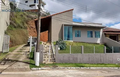 Casa com 3 quartos à venda na Rua José Antônio Mendes, Bom Clima, Juiz de Fora