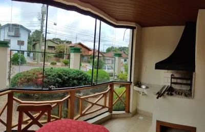 Apartamento de 2 dormitórios no centro de canela,  mobiliado.