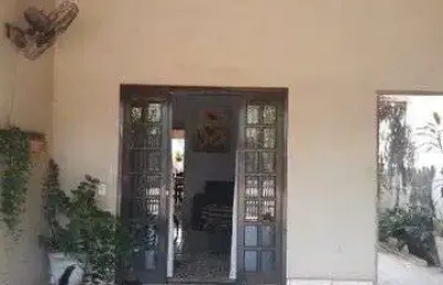 Casa com 4 quartos à venda na rua abdala josé de almeida, 1, cohab santa isabel, várzea grande, 250 m2 por r$ 270.000