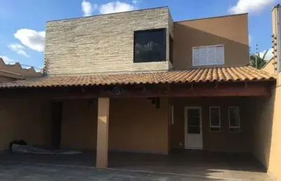 Casa com 5 quartos à venda na Rua Comandante Costa, 1002, Centro Sul, Cuiabá