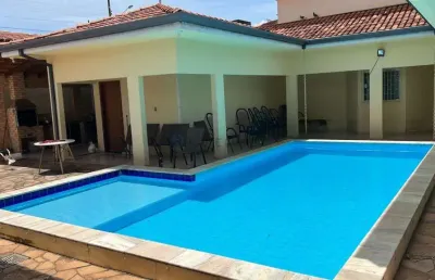 Vende-se sobrado de luxo - 3 suítes - 2 casas - piscina - bairro verdão