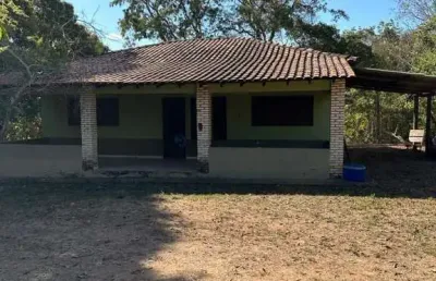 Sitio de 20 hectares, localizado no distrito do aguaçu