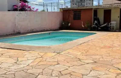 Vende-se excelente casa no bairro baú muito bem localizada