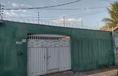Casa no residencial claúdio marchetti a 200 m da louvada