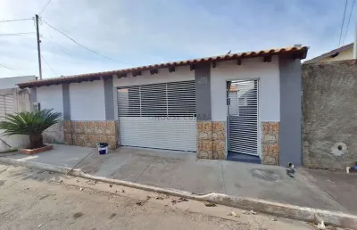 Casa no residencial flor do ipe em varzea grande (atrás da univag)