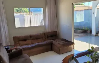 Vendo linda casa com 4 quartos - 2 suítes - condomínio fechado