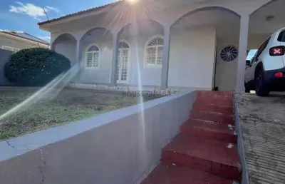 Casa com 4 quartos para alugar na Rua das Dálias, 1, Jardim Cuiabá, Cuiabá