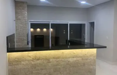 Casa com excelente localização no bairro jardim shangri-lá cuiabá mt.