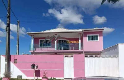 Casa duplex ampla e moderna em condomínio fechado em araruama rj