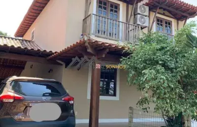 Casa em condomínio fechado em araruama com acesso à lagoa