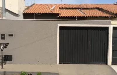 Casa com 3 quartos à venda no Residencial Itaipu, Goiânia 