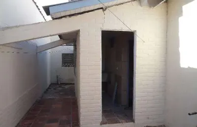 Casa com 2 quartos para alugar na Rua Sertaneja, 206 - Casa 02, Paloma, Colombo