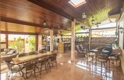 Casa térrea de rua com edícula, piscina e 4 suítes à venda, 420 m² - santa felicidade - curitiba/pr