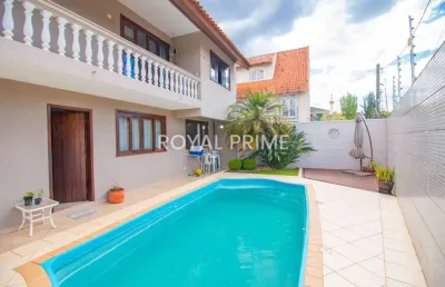 Sobrado triplex em condomínio com quintal e piscina e 3 dormitórios à venda, 228 m² por r$ 970.000 - santa felicidade - curitiba/pr