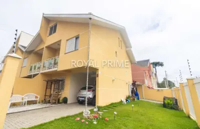 Sobrado de esquina com quintal, ático e 3 quartos à venda, 154 m² - orleans - curitiba/pr