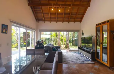 Casa com amplo terreno, 2 quartos, 80m² - campininha - quatro barras/pr -