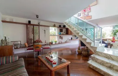 Casa com 3 suítes  3 vagas a venda na vila madalena