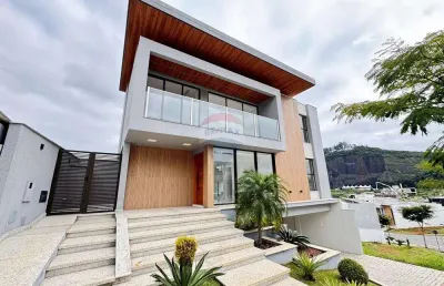 Casa de alto padrão no estrela alta, com 4 suítes, gourmet e piscina, condomínio clube.