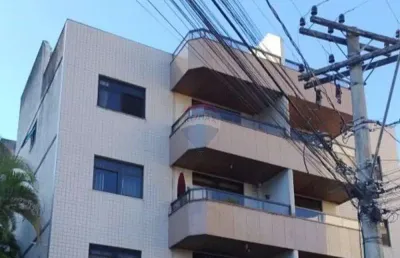 Cobertura locação, dois quartos (1 suíte), cozinha com área de serviço e ampla área externa no terraço.