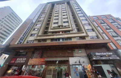 Quarto e sala para aluguel no centro de juiz de fora, confortável, bem localizado e ideal para quem busca praticidade e conveniência na cidade.