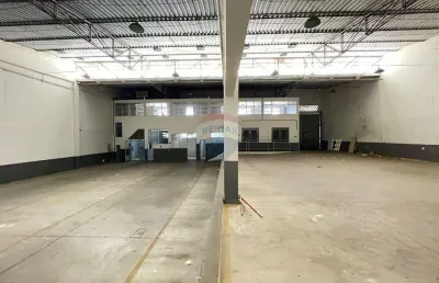 Aluguel: galpão moderno em jf!  790m² ao lado da fripai -  bairro vila ideal - com fácil acesso as rodovias.