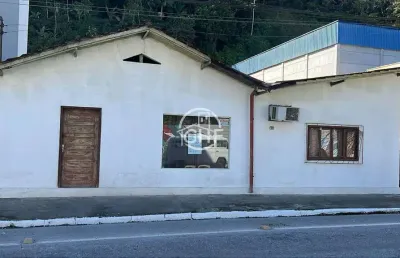 Casa com amplo terreno, primeiro de maio, brusque - sc