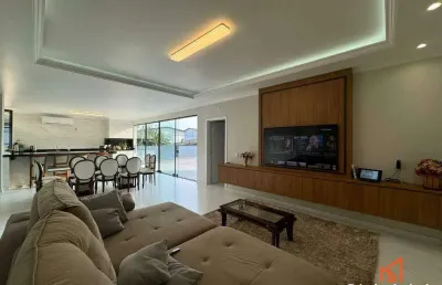 Apartamento térreo com 03 dormitórios no vila nova joinville.
