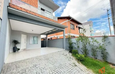 Casa com 3 quartos à venda na Rua Frontin, 422, Iririú, Joinville