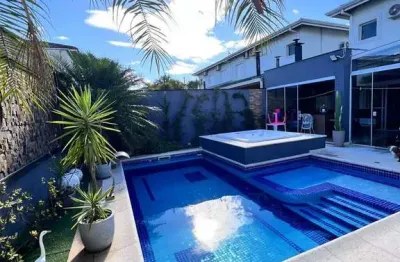 Casa com 3 quartos para alugar na Avenida Cléo de Verberena, 100, Vila Branca, Jacareí