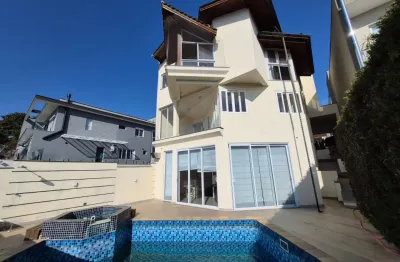 Lindo imóvel para locação no condomínio aruã, com 3 dormitórios sendo 1 suíte, com hidromassagem e closet, cozinha com planejados. área gourmet completa: piscina com ofurô, sauna, churrasqueira, e vis