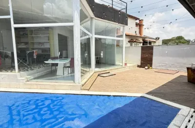 Lindo sobrado de alto padrão para locação no condomínio aruã, 3 dormitórios, sendo 1 suíte master, salas amplas,  escritório, espaço gourmet completo com piscina , churrasqueira, amplo quintal.