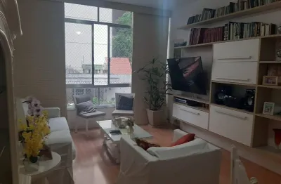 Apartamento reformado em copacabana. rua super calma,sem trânsito (rua lacerda coutinho entre tonelero e santa clara e próximo ao metrô ao metrô, e comércio e praia