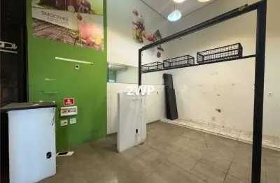 Loja com 60m2 para alugar no Shopping Pátio Iporanga em Gonzaga, Santos - SP