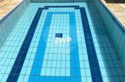 Maravilhoso sobrado reformado com piscina e salão de jogos – 1 quadra da praia!