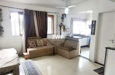 Casa de vila à venda com 2 quartos, sendo 1 suíte, em estuário, santos - sp