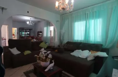 Excelente casa duplex, com 740m², localizada no centro de vitória