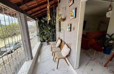Grande oportunidade! casa de 2 pavimentos com 4 quartos e 2 vagas, santo antônio, vitória, es